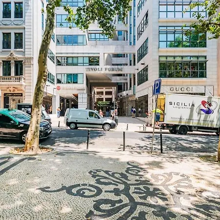 Lay Your At Avenida Da Liberdade * Lisbon