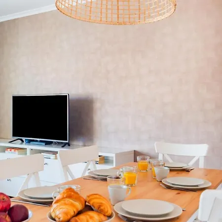 Vibrant Liberdade Living דירה