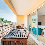 Apartment Vibrant Liberdade Living